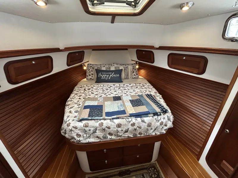 Slide: The Image of 34' Legacy stateroom - 5047504