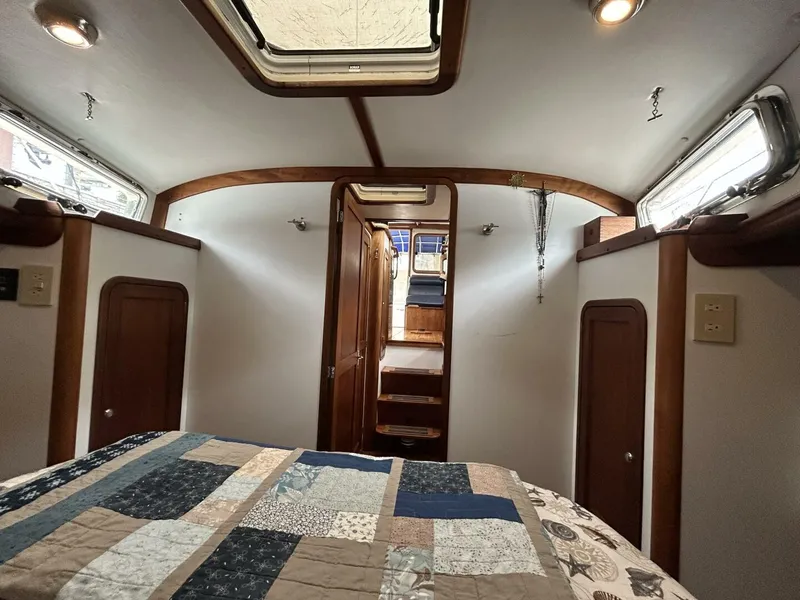 Slide: The Image of 34' Legacy stateroom aft - 5047503