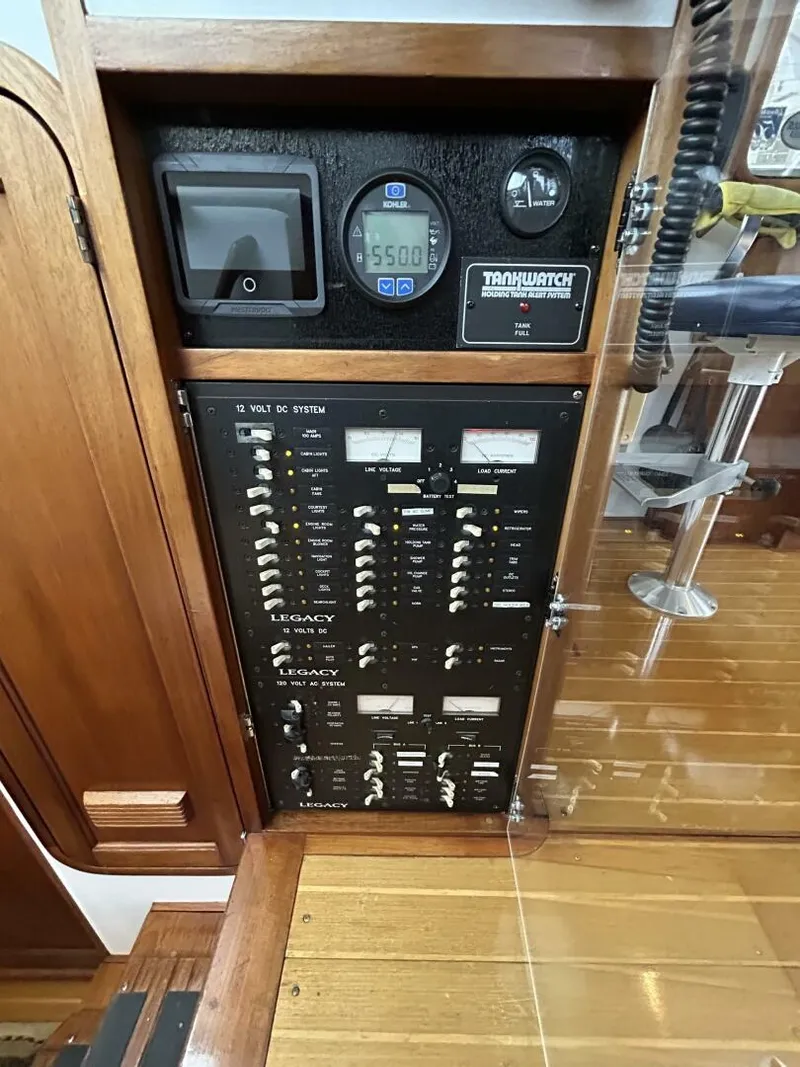 Slide: The Image of 34' Legacy electrical panel - 5047403