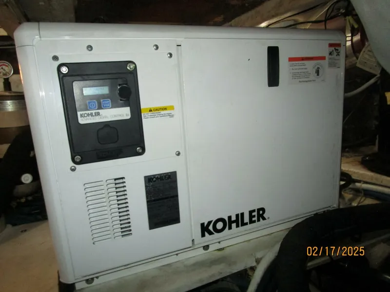 Slide: The Image of 34' Legacy generator soundbox - 5047447