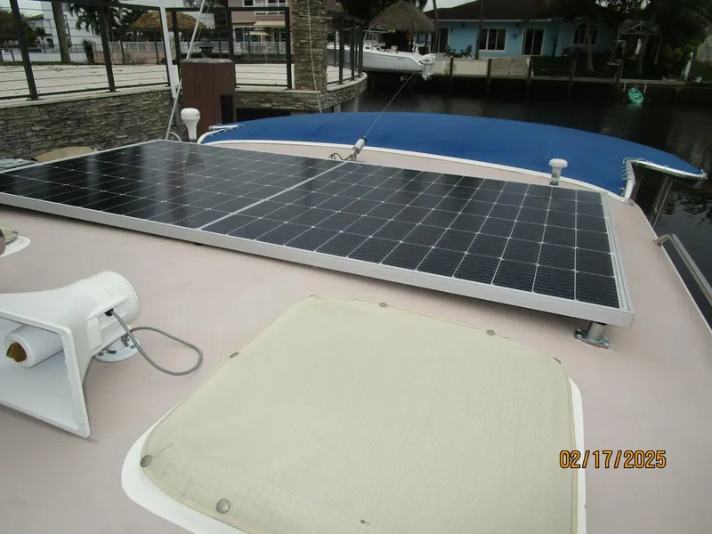 Slide: The Image of 34' Legacy solar panels - 5047501