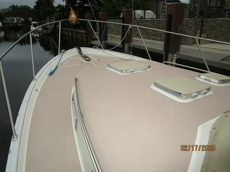 Slide: The Image of 34' Legacy foredeck2 - 5047431