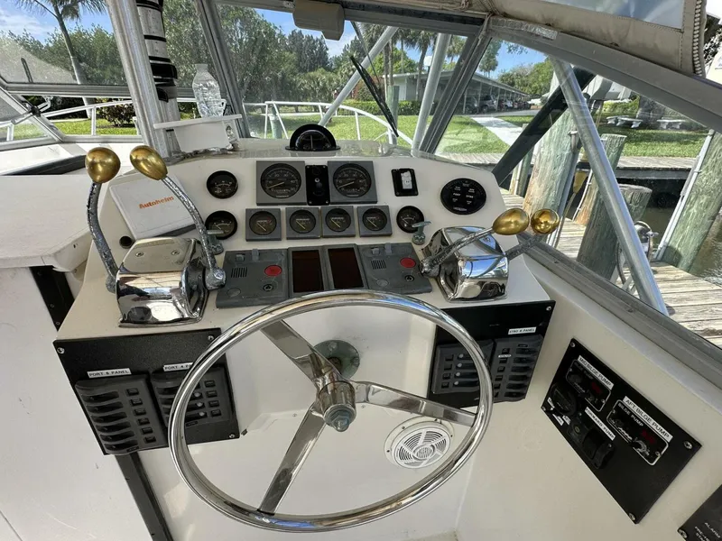 Slide: The Image of Atlantic 34 Express with Tower 1989 - 5140299