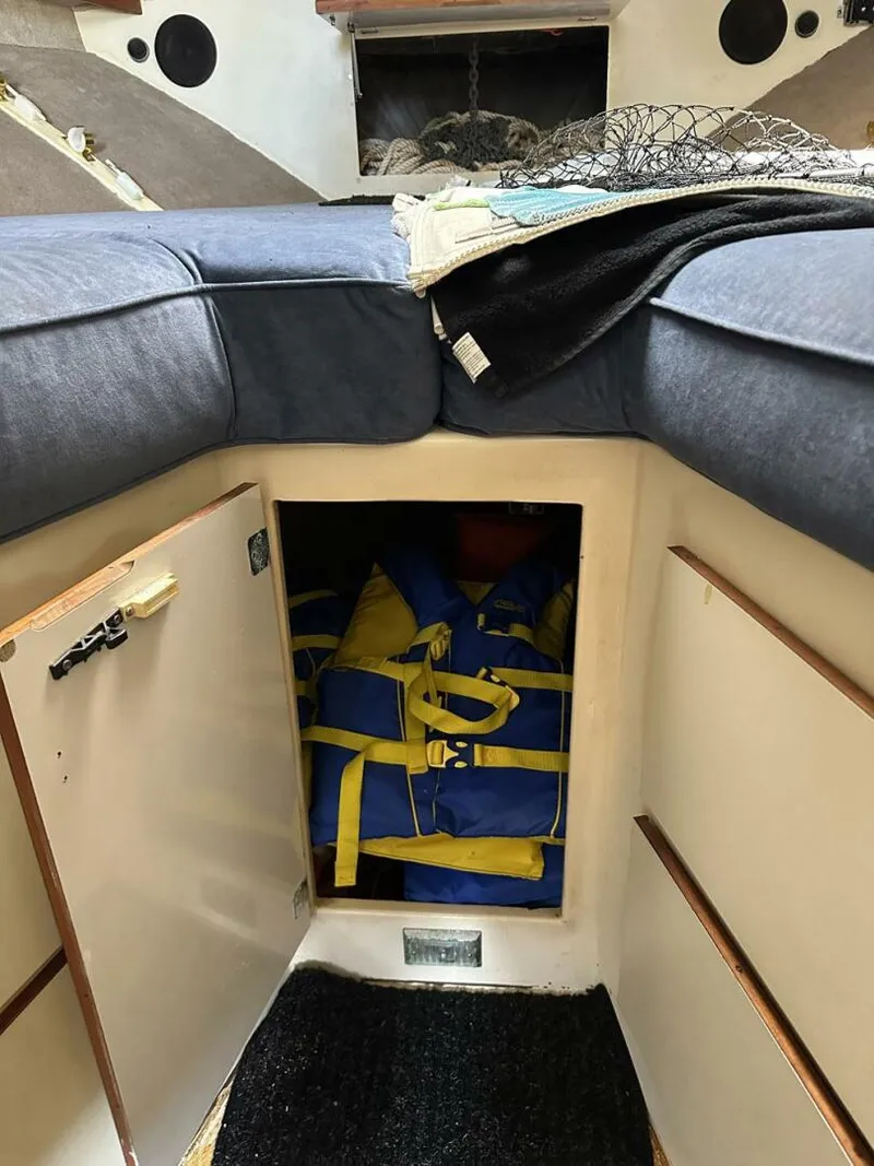 Slide: The Image of Atlantic 34 Express with Tower 1989 - 5140306