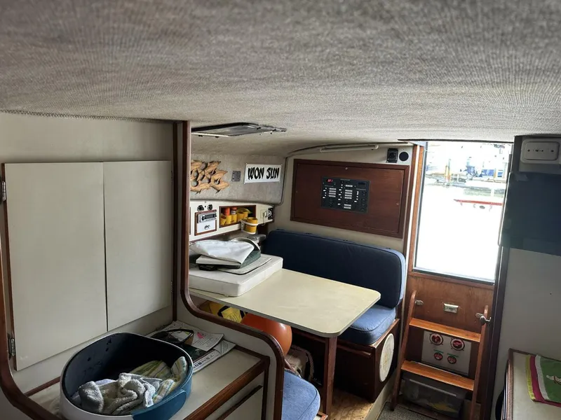 Slide: The Image of Atlantic 34 Express with Tower 1989 - 5140309