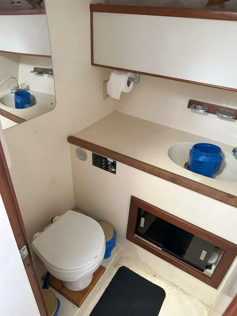 Slide: The Image of Atlantic 34 Express with Tower 1989 - 5140312