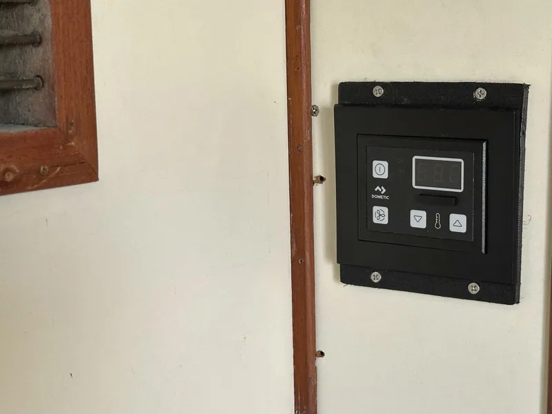 Slide: The Image of Atlantic 34 Express with Tower 1989 - 5140315