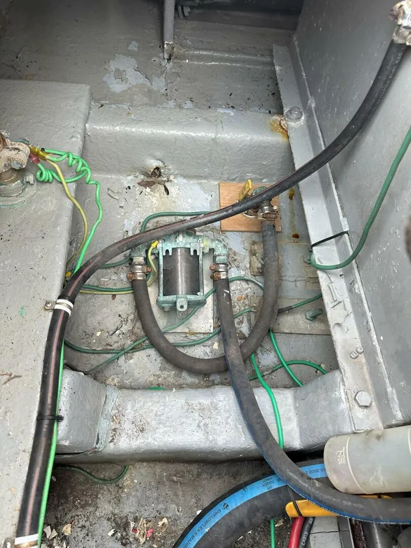 Slide: The Image of Atlantic 34 Express with Tower 1989 - 5140322