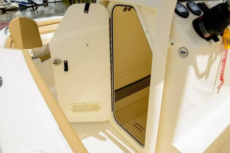 Slide: The Image of Scout 215 XSF 2025 - 5046252