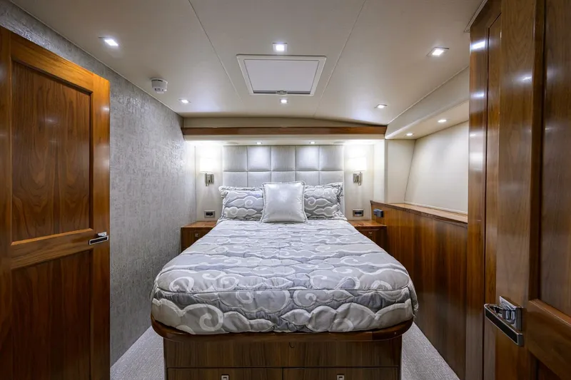 Slide: The Image of Viking 80 - LAMPLIGHTER - Forward Guest Stateroom  2019 Viking 80 Convertible LAMPLIGHTER - 5049103