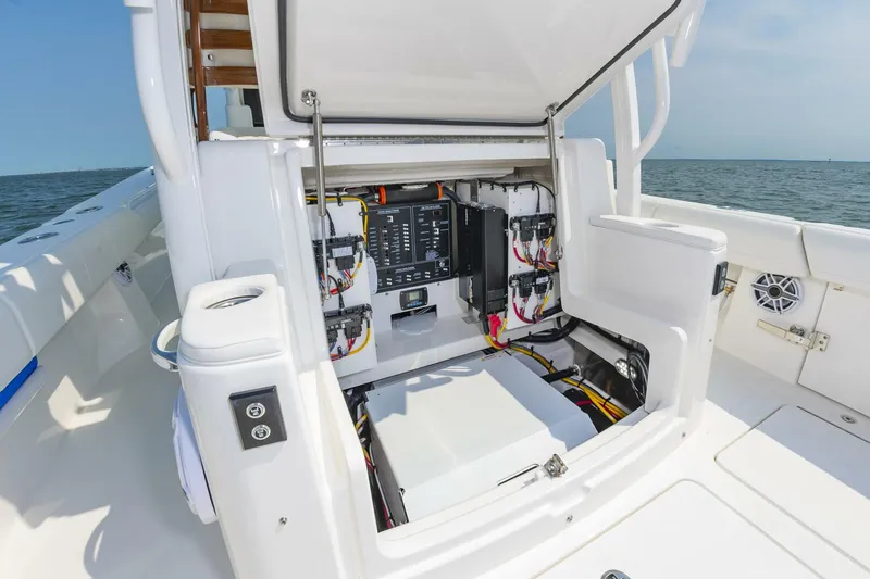 Slide: The Image of 35Regulator2025Hull005020 - 5375401