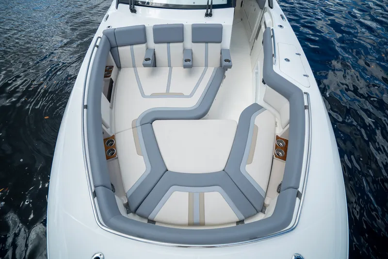 Slide: The Image of Boston Whaler 380 Realm 2026 - 34
