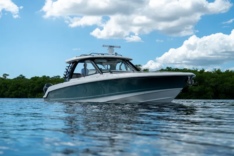 Slide: The Image of Boston Whaler 380 Realm 2026 - 37