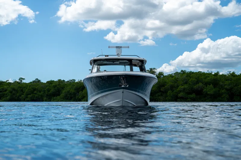 Slide: The Image of Boston Whaler 380 Realm 2026 - 38