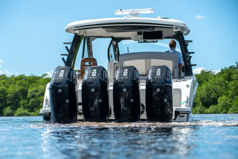 Slide: The Image of Boston Whaler 380 Realm 2026 - 4