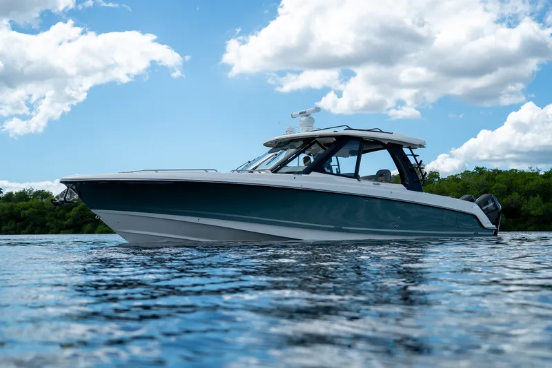 Slide: The Image of Boston Whaler 380 Realm 2026 - 40