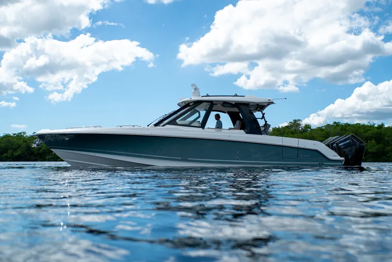 Slide: The Image of Boston Whaler 380 Realm 2026 - 41