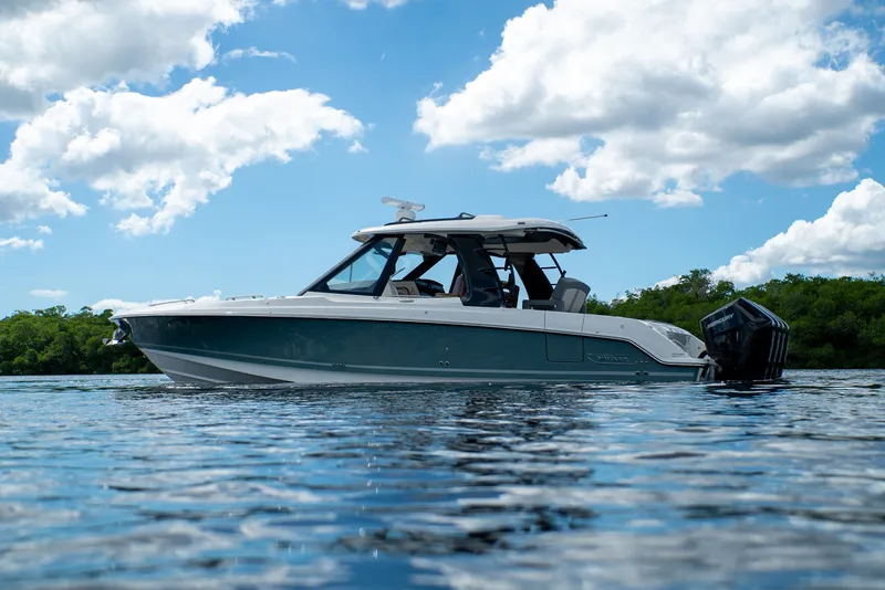 Slide: The Image of Boston Whaler 380 Realm 2026 - 42