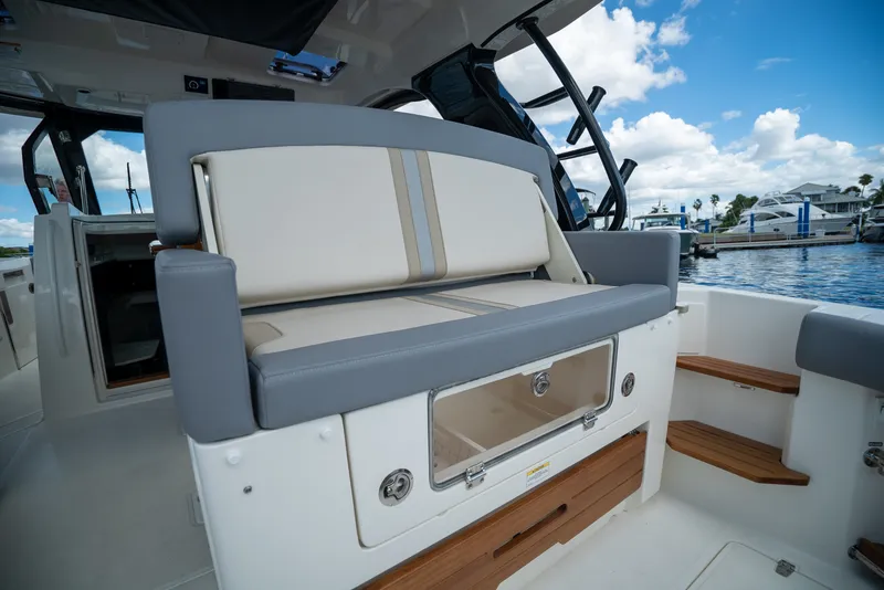 Slide: The Image of Boston Whaler 380 Realm 2026 - 7