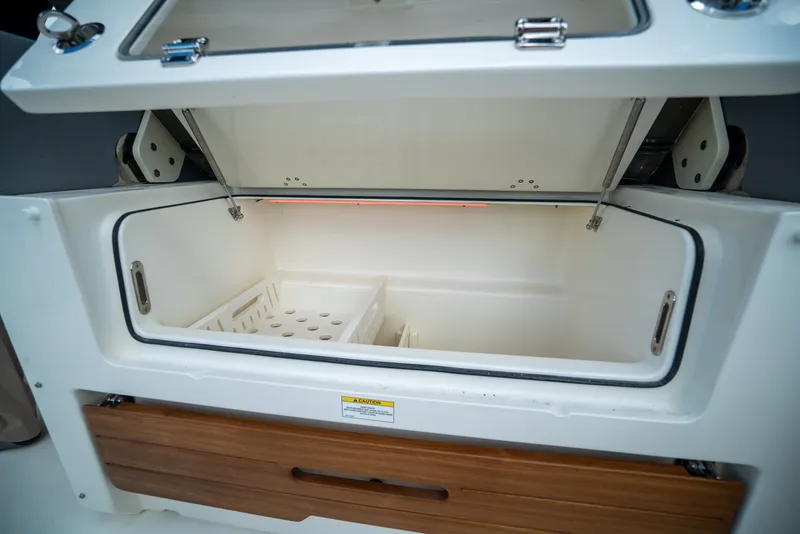 Slide: The Image of Boston Whaler 380 Realm 2026 - 8