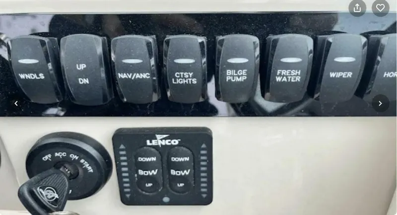 Slide: The Image of Boston Whaler 240 Vantage 2023 - 5327452