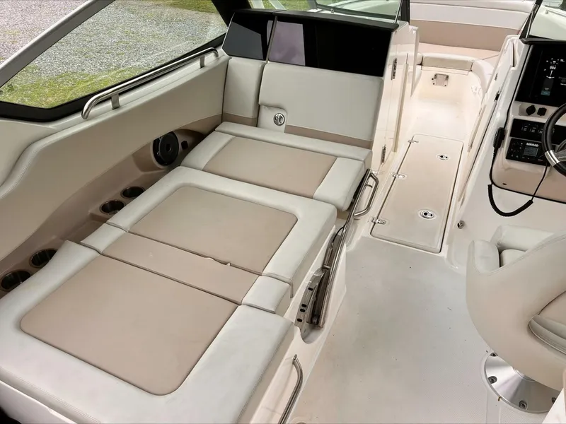 Slide: The Image of Boston Whaler 240 Vantage 2023 - 5327415