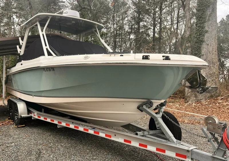 Slide: The Image of Boston Whaler 240 Vantage 2023 - 5327456