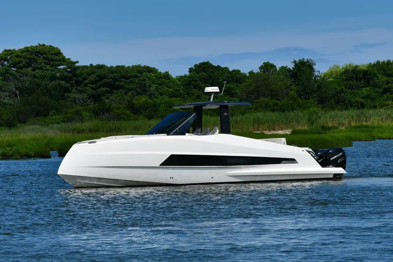 Slide: The Image of Astondoa 377 Coupe Outboard 2023 - 5528964