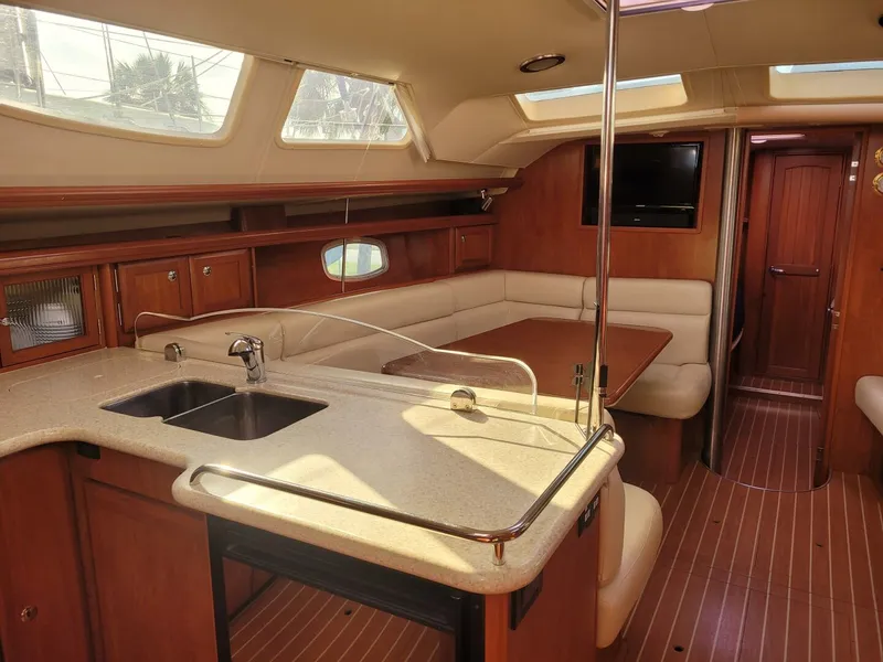 Slide: The Image of Hunter 45DS 2010 - 5049361