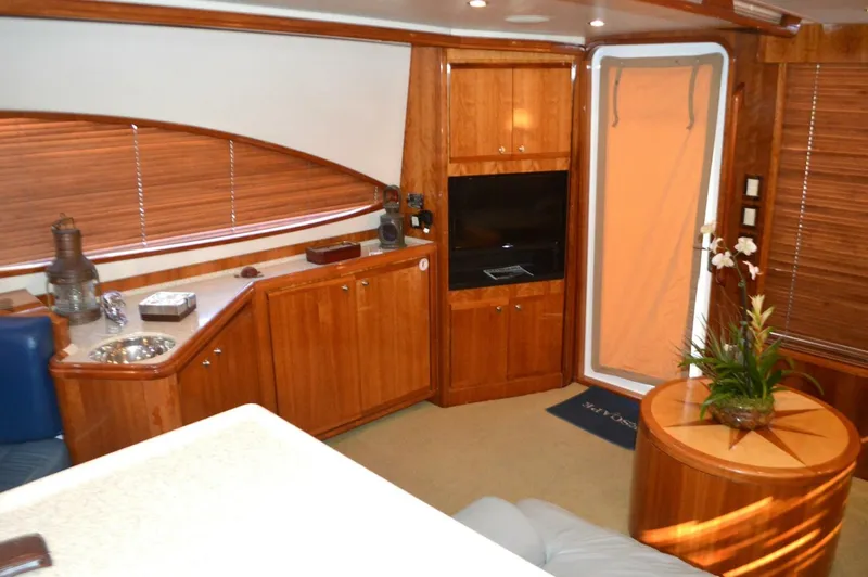 Slide: The Image of Bertram 570 Convertible 2004 - 5049701