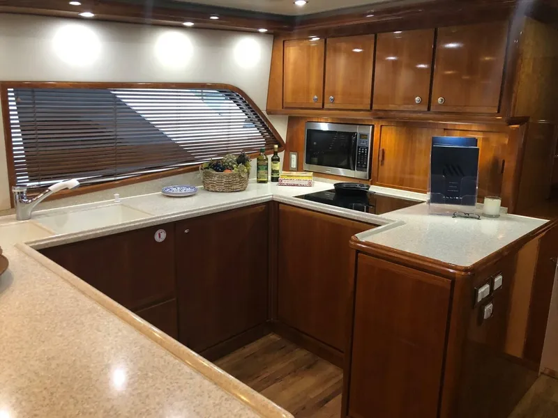 Slide: The Image of Bertram 570 Convertible 2004 - 5049698