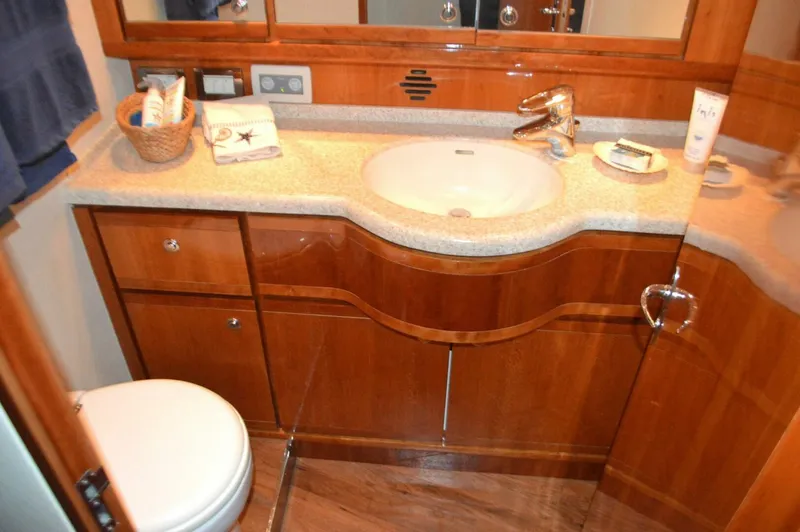 Slide: The Image of Bertram 570 Convertible 2004 - 5049727