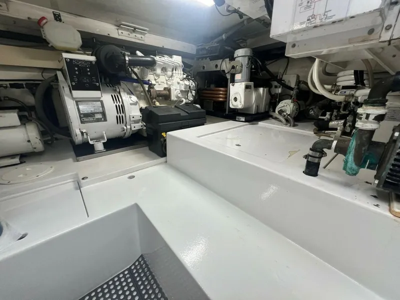 Slide: The Image of Bertram 570 Convertible 2004 - 5076354