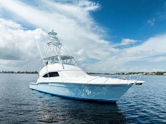 Slide: The Image of Bertram 570 Convertible 2004 - 30