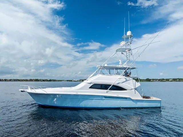Slide: The Image of Bertram 570 Convertible 2004 - 33