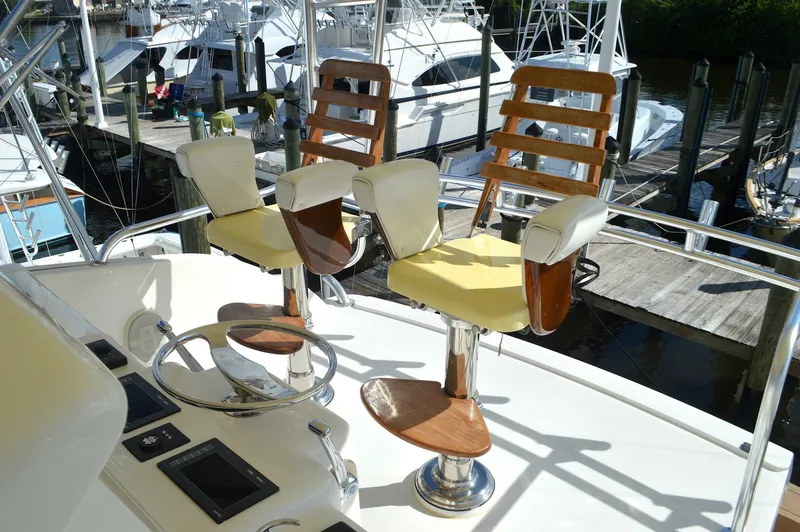 Slide: The Image of Bertram 570 Convertible 2004 - 5049679