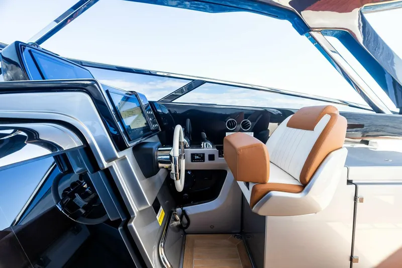 Slide: The Image of Riva 48 2022 - 5090518