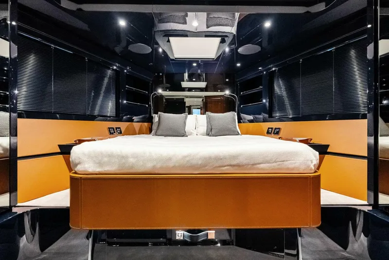 Slide: The Image of Riva 48 2022 - 5090500