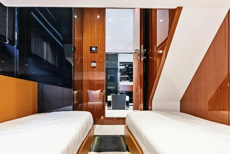 Slide: The Image of Riva 48 2022 - 5090508