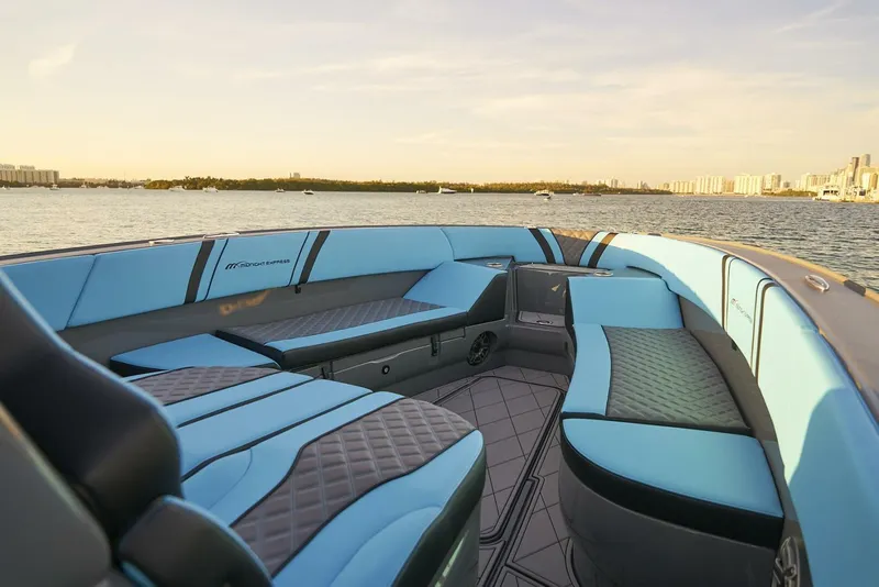 Slide: The Image of Midnight Express 37 Open 2021 - 5050016