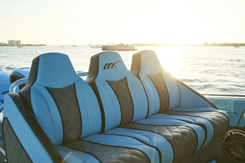 Slide: The Image of Midnight Express 37 Open 2021 - 5050026