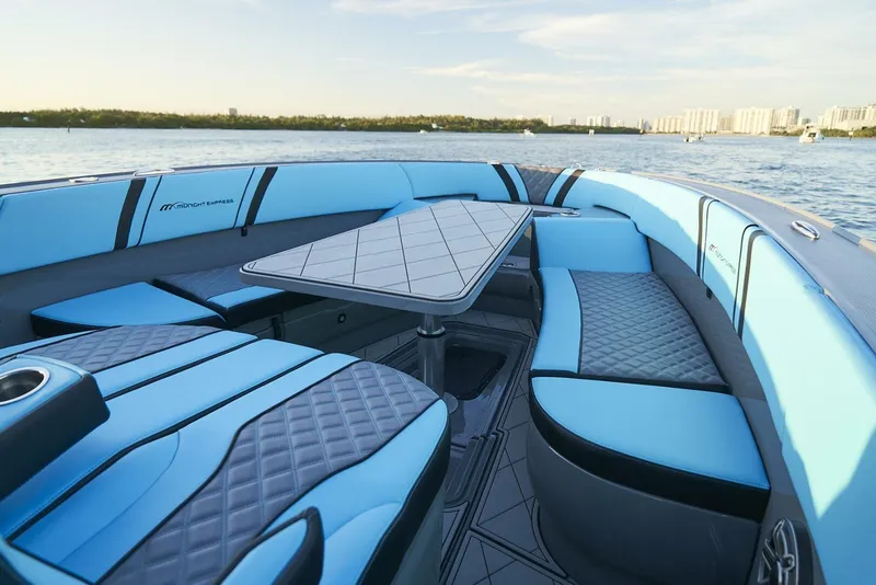 Slide: The Image of Midnight Express 37 Open 2021 - 5050029