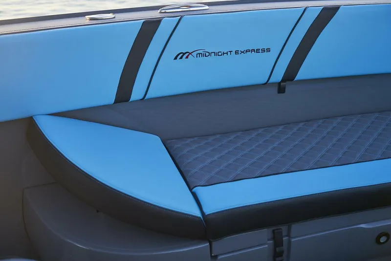 Slide: The Image of Midnight Express 37 Open 2021 - 5050032