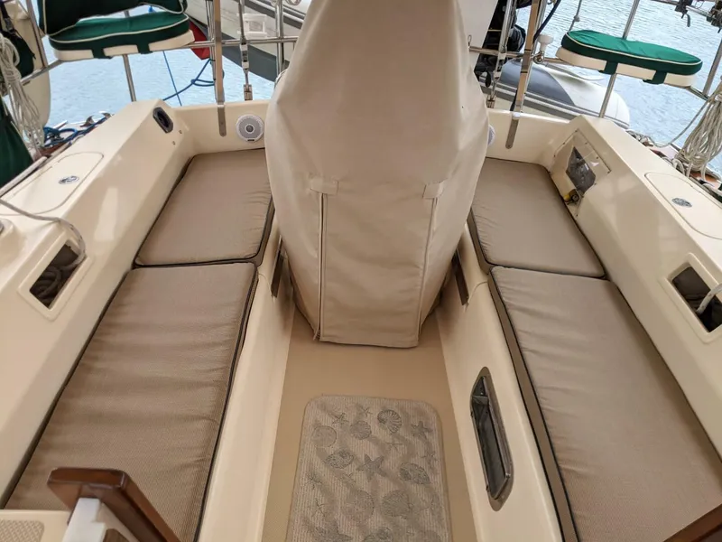 Slide: The Image of Island Packet 370 2006 - 5050540