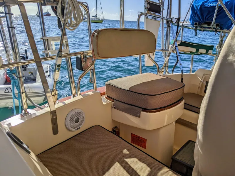 Slide: The Image of Island Packet 370 2006 - 5050541