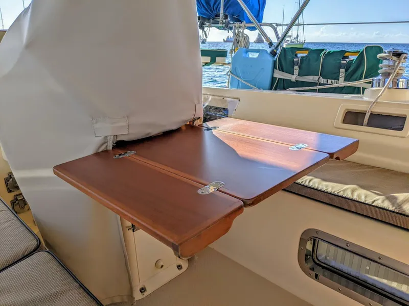 Slide: The Image of Island Packet 370 2006 - 5050542