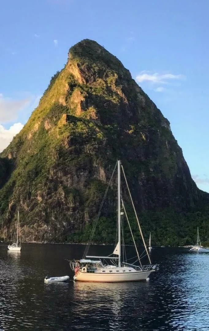 Slide: The Image of Island Packet 370 2006 - 5050535