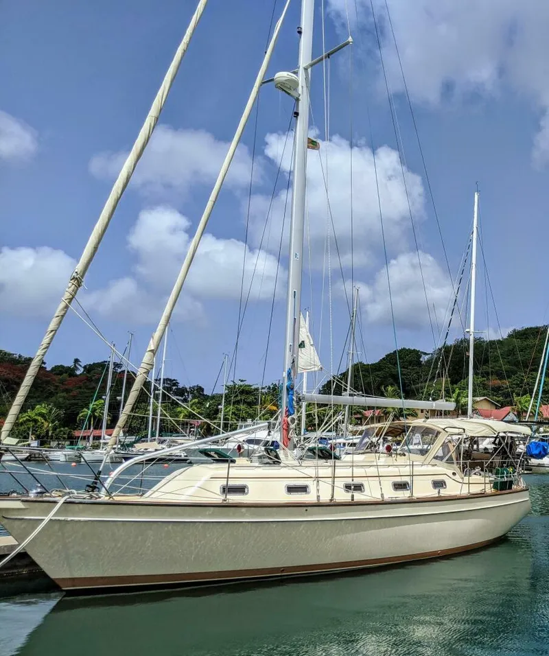 Slide: The Image of Island Packet 370 2006 - 5050534