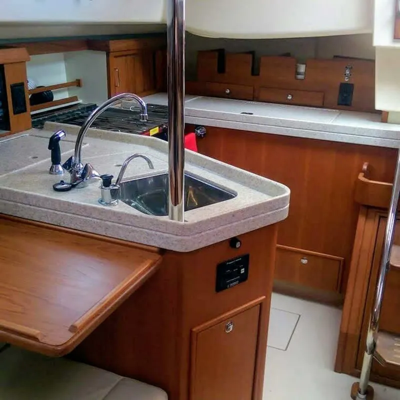 Slide: The Image of Island Packet 370 2006 - 5050528