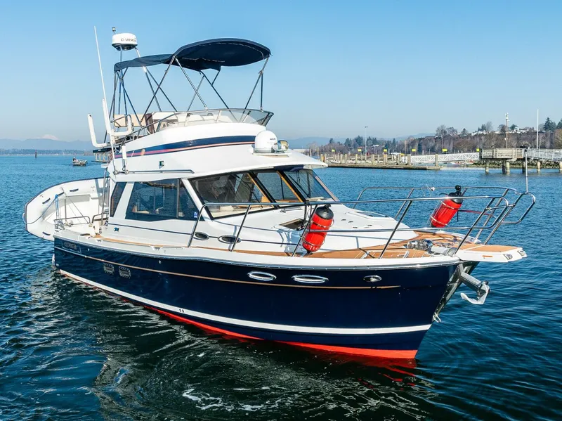 Slide: The Image of Cutwater 32CB 2016 - 5050612